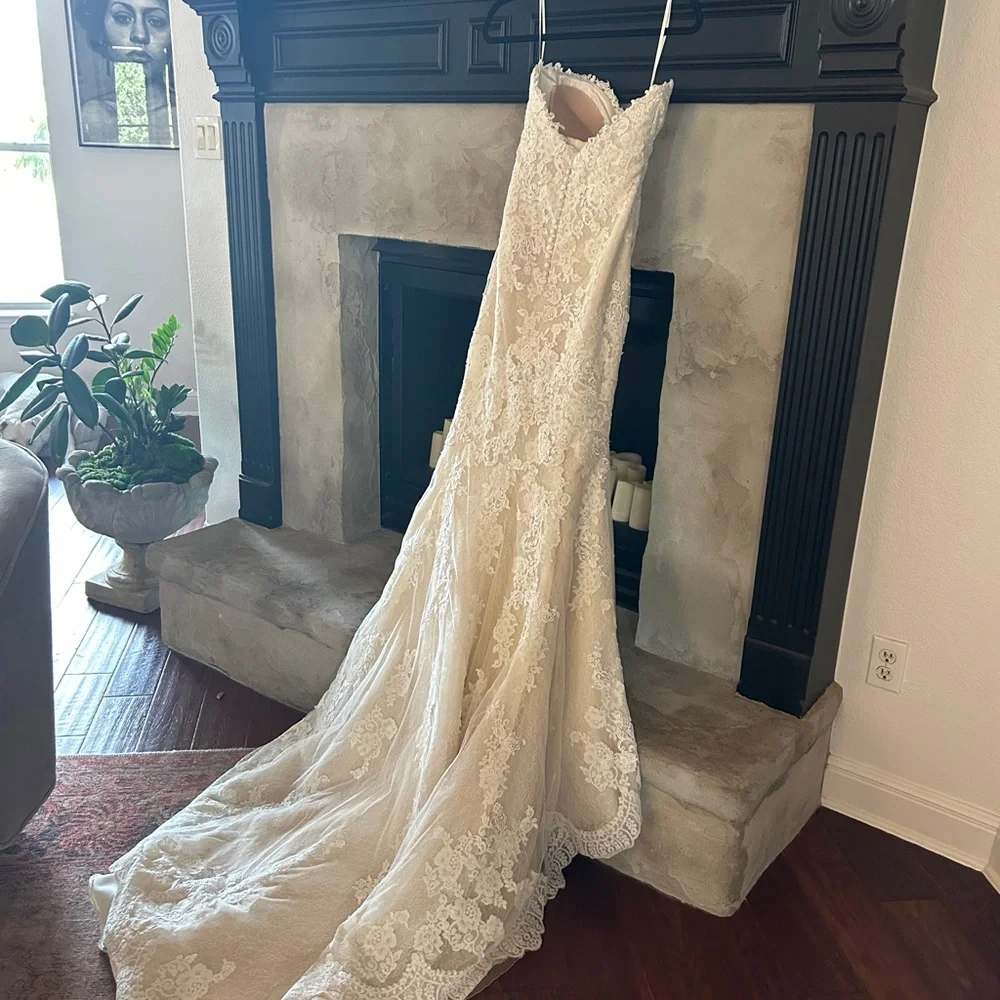 Pronovias Elegant Lace Wedding Dress size us 8 - Picture 2 of 11